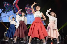 まねきケチャ「まねきケチャ全国ツアー2017 まねかれジャパンー東京・FINALー」東京・赤坂BLITZ公演の様子。