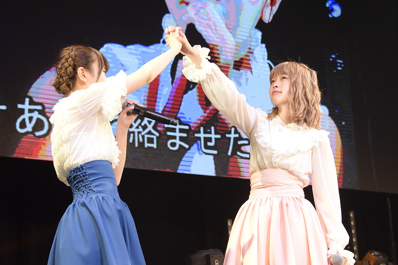 左から宮内凛、藤川千愛。