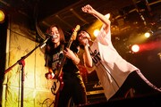 LAZYgunsBRISKY「NO BUTS. Tour 2017」東京・新宿LOFT公演の様子。（Photo by kazuki）