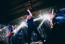 LAZYgunsBRISKY「NO BUTS. Tour 2017」東京・新宿LOFT公演の様子。（Photo by kazuki）