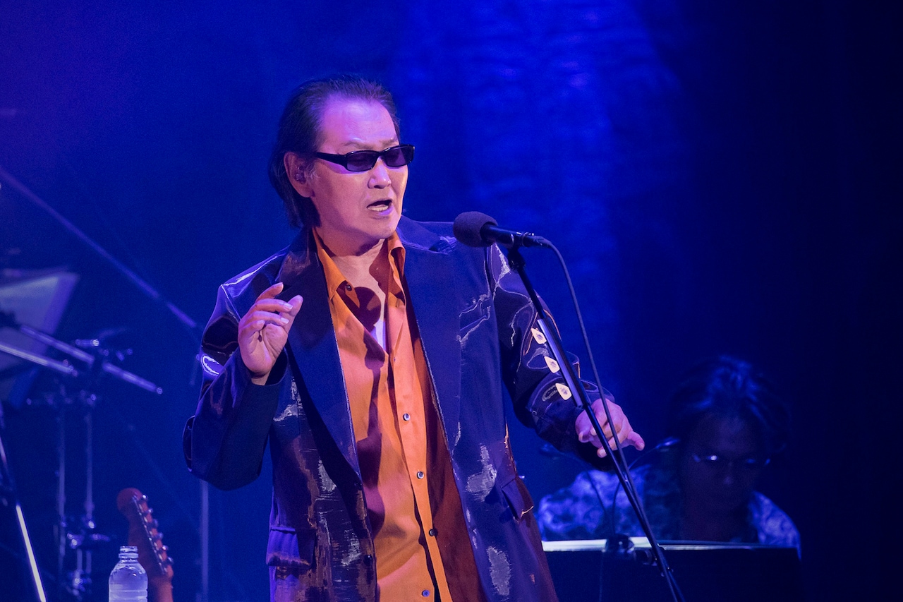 圧倒的な歌とスベらないトーク、井上陽水ライブツアー東京公演