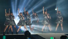 「アンジュルム コンサートツアー 2017春 ～変わるもの 変わらないもの～」最終公演の様子。（写真提供：アップフロント)