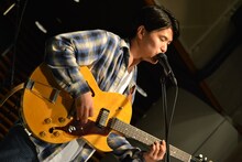 角舘健悟（Vo, G）（写真提供：TOKYO FM）