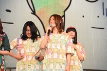 TシャツデザインをアピールするヤバイTシャツ屋さん。