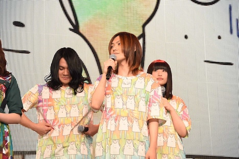 TシャツデザインをアピールするヤバイTシャツ屋さん。