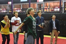 「トレタリ」#6より、フリースローに挑むタクヤ。