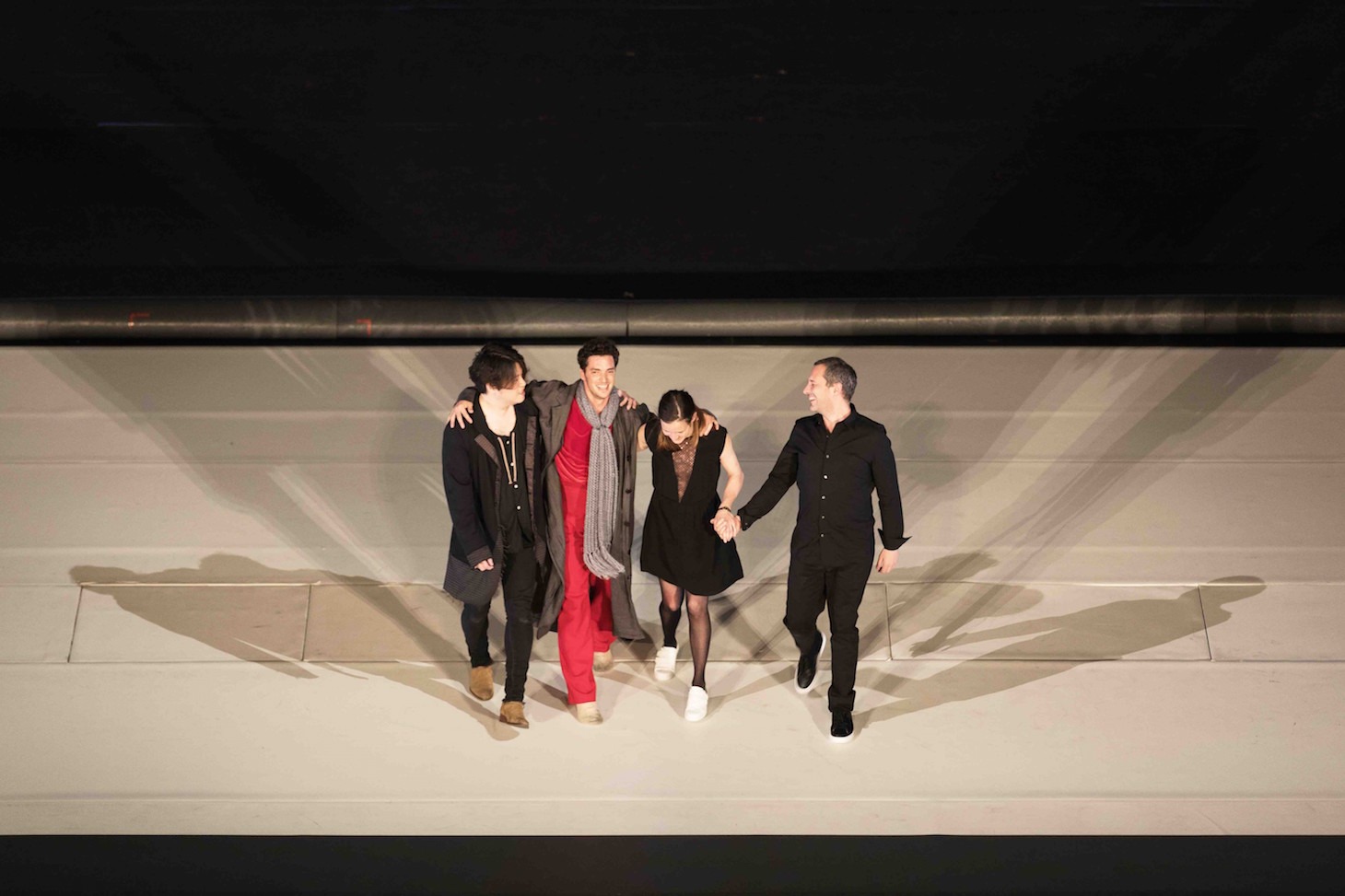 オペラ座で行われた公演「Scary Beauty」の様子。(c)KOS-CREA