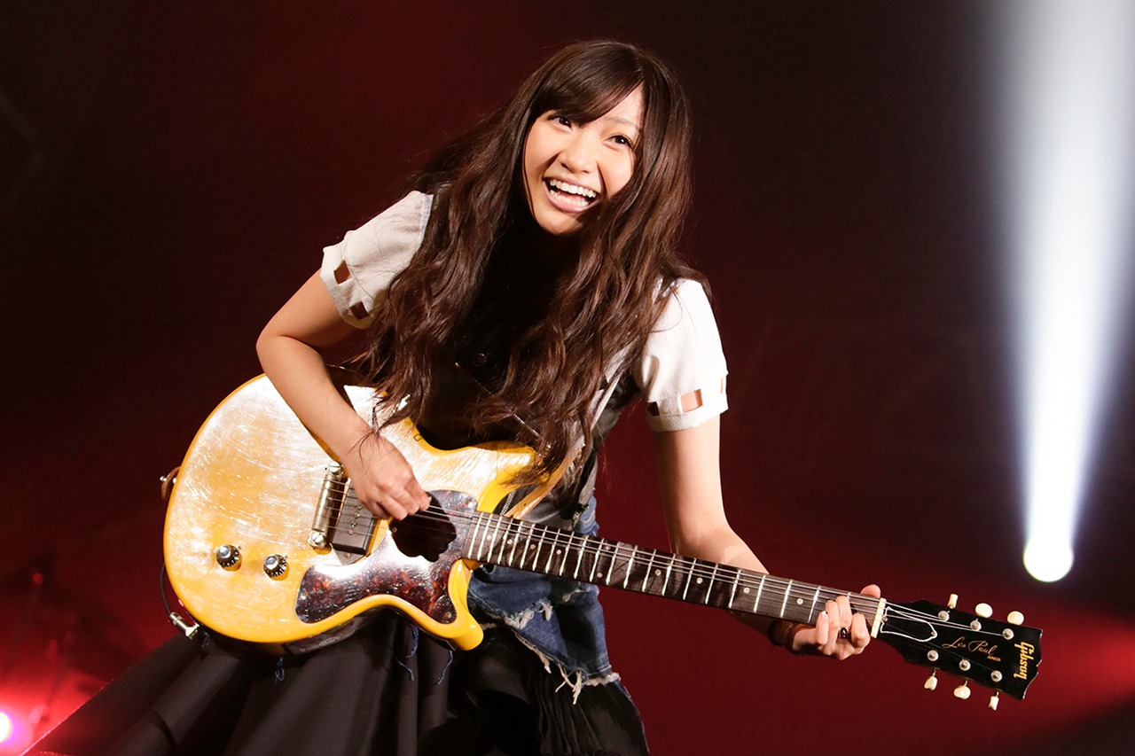 有安杏果「ココロノセンリツ ～Feel a heartbeat～ Vol.0」神奈川・横浜アリーナ公演の様子。（写真提供：キングレコード）