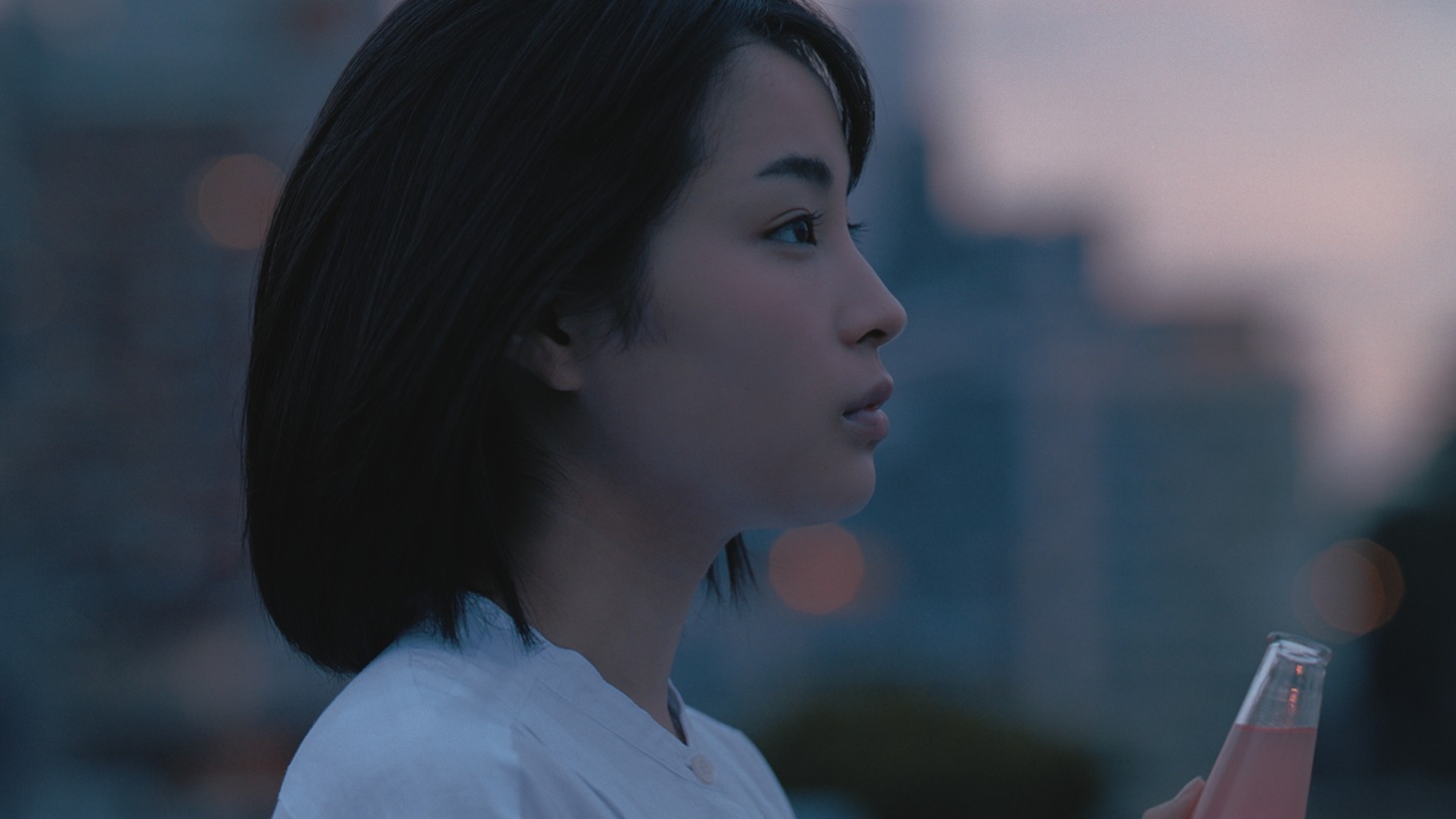 「ファイブミニ」のテレビCM「恋よりセンイ。」編より。