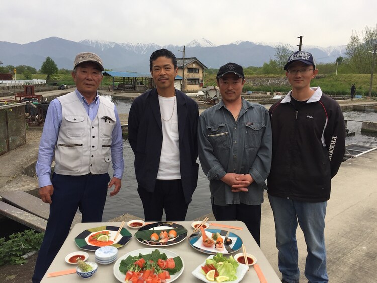 Exile松本利夫が 遠くへ行きたい で信州訪問 サーモン捕りや蕎麦打ち体験 音楽ナタリー