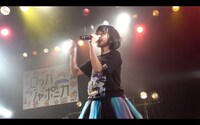 「ロッカジャポニカ 3rd TOUR ～Road to 1000～」東京・LIQUIDROOM公演で「教歌SHOCK!」を披露するロッカジャポニカ。（写真提供：キングレコード）