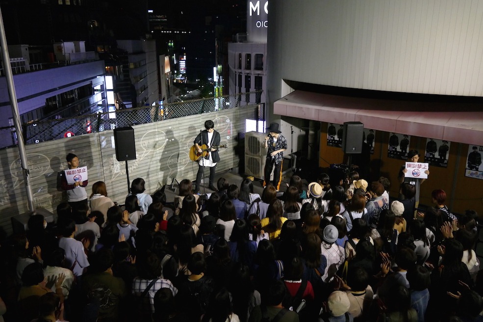 吉田山田「吉田山田展2017」オープニングイベントの様子。（写真提供：ポニーキャニオン）