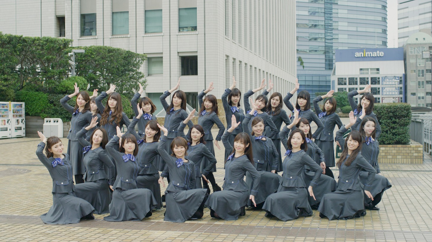 東池袋52「わたしセゾン」ミュージックビデオのワンシーン。