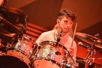 リアド偉武（Dr）（Photo by Azusa Takada）