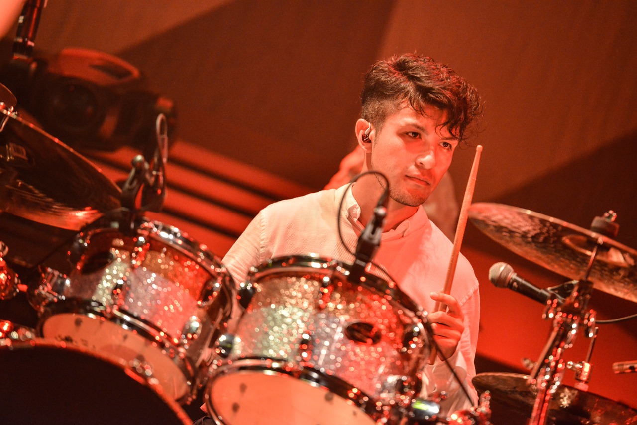 リアド偉武（Dr）（Photo by Azusa Takada）