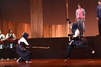 堀未央奈演じる一堂寧々と、若月佑美演じる宮路真春。
