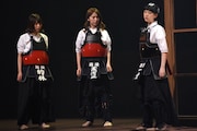左から的林つぐみ(北野日奈子)、寒河江純(衛藤美彩)、一堂寧々(堀未央奈)。