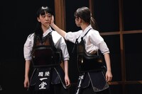 堀未央奈演じる一堂寧々と、齋藤飛鳥演じる東島旭。