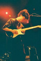 Nobuki Akiyama（Vo, G）（Photo by Koki Nozue、Shusaku Yoshikawa、Yuki Kikuchi）