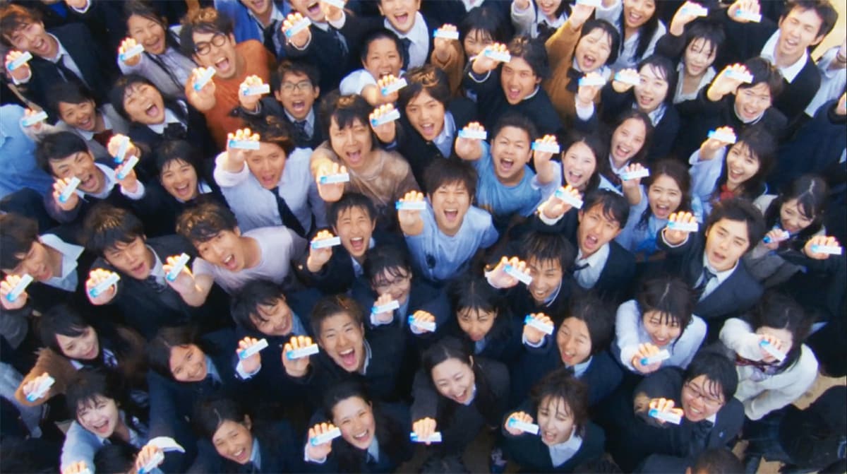 キュウソネコカミが暴風雨の中で若者たちと「イキがいいのだ」熱唱