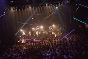 5月19日に東京・赤坂BLITZで行われた単独公演の様子。（撮影：古渓一道）