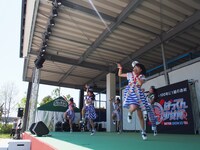 「アルバム出るけんのびしろ更に、ますとばい！」初日公演の様子。（写真提供：スターダスト音楽出版）