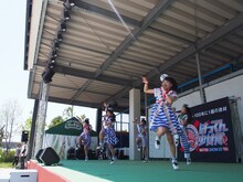 「アルバム出るけんのびしろ更に、ますとばい！」初日公演の様子。（写真提供：スターダスト音楽出版）