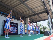 「アルバム出るけんのびしろ更に、ますとばい！」初日公演の様子。（写真提供：スターダスト音楽出版）