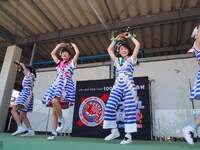 「アルバム出るけんのびしろ更に、ますとばい！」初日公演の様子。（写真提供：スターダスト音楽出版）