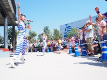 「アルバム出るけんのびしろ更に、ますとばい！」初日公演の様子。（写真提供：スターダスト音楽出版）