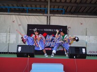 「アルバム出るけんのびしろ更に、ますとばい！」初日公演の様子。（写真提供：スターダスト音楽出版）