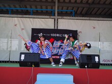 「アルバム出るけんのびしろ更に、ますとばい！」初日公演の様子。（写真提供：スターダスト音楽出版）