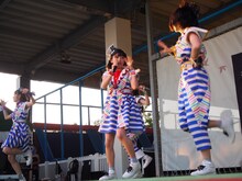 「アルバム出るけんのびしろ更に、ますとばい！」初日公演の様子。（写真提供：スターダスト音楽出版）