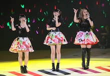 Buono!「Buono!ライブ2017 ～Pienezza」神奈川・横浜アリーナ公演の様子。（写真提供：アップフロント）