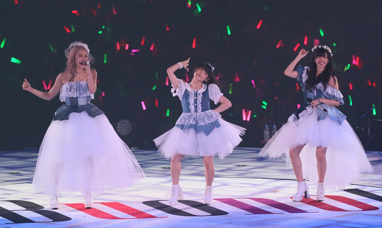 Buono!「Buono!ライブ2017 ～Pienezza」神奈川・横浜アリーナ公演の様子。（写真提供：アップフロント）