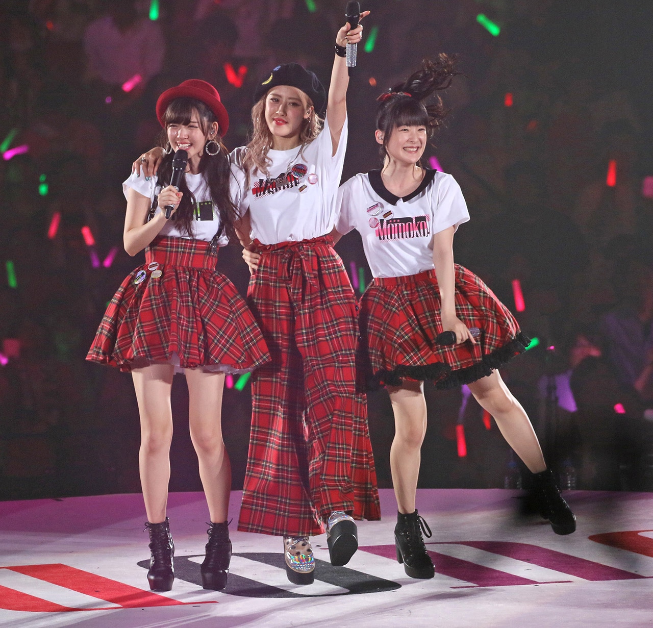 Buono!「Buono!ライブ2017 ～Pienezza」神奈川・横浜アリーナ公演の様子。（写真提供：アップフロント）
