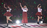 Buono!「Buono!ライブ2017 ～Pienezza」神奈川・横浜アリーナ公演の様子。（写真提供：アップフロント）
