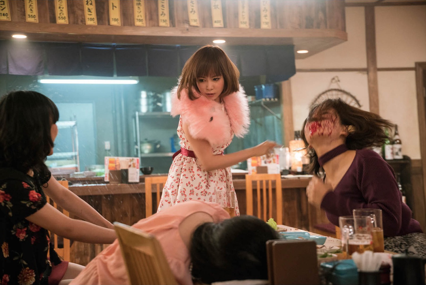 「東京ヴァンパイアホテル」のワンシーン。(c)2017NIKKATSU