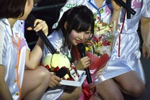 ポムポムプリンケーキをまじまじと見つめるhime。