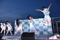 lyrical schoolフリーライブの様子。