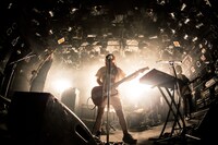 Amelie「Amelie『ドラマチック』Release Tour 2017」東京・渋谷CLUB QUATTRO公演の様子。（撮影：日吉"JP"純平）