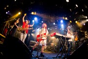 Amelie「Amelie『ドラマチック』Release Tour 2017」東京・渋谷CLUB QUATTRO公演の様子。（撮影：日吉"JP"純平）