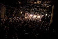 Amelie「Amelie『ドラマチック』Release Tour 2017」東京・渋谷CLUB QUATTRO公演の様子。（撮影：日吉"JP"純平）