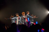 CUBERS「ZOLA×CUBERS2マン～Wリリースパーティー～」の様子。（撮影：牛島康介）