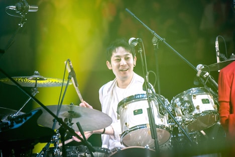 小倉誠司（Dr）（撮影：ヤオタケシ）