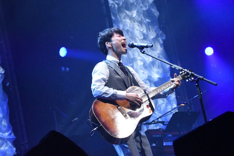 人気画像1位は「星野源アリーナツアーが福岡で開幕、会場では『恋』MV衣装展示も」より、星野源。