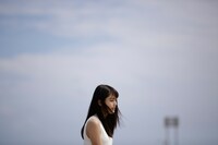 水谷果穂「青い涙」ミュージックビデオ撮影時の様子。