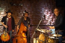 ショローCLUB。左から大友良英、不破大輔、芳垣安洋。