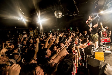 マキシマム ザ ホルモンのライブの様子。（Photo by Takahiro Saito）