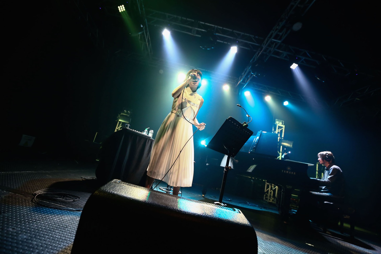 「Salyu × Takeshi Kobayashi Live in Hong Kong」の様子。（Photo by Taku Fujii）